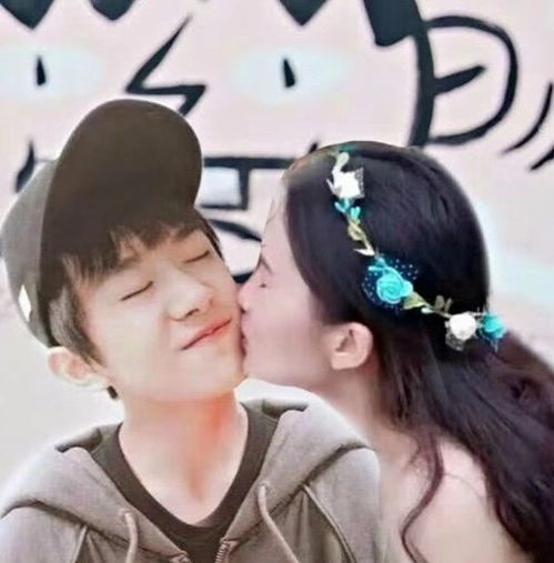 第一个主动献吻易烊千玺的女生,看到大佬的表情,粉丝炸锅了