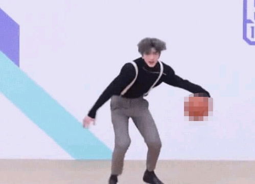 蔡徐坤表情包动图跑男篮