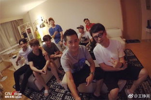  07届快男在苏醒家再聚首晒合照张远表情亮了