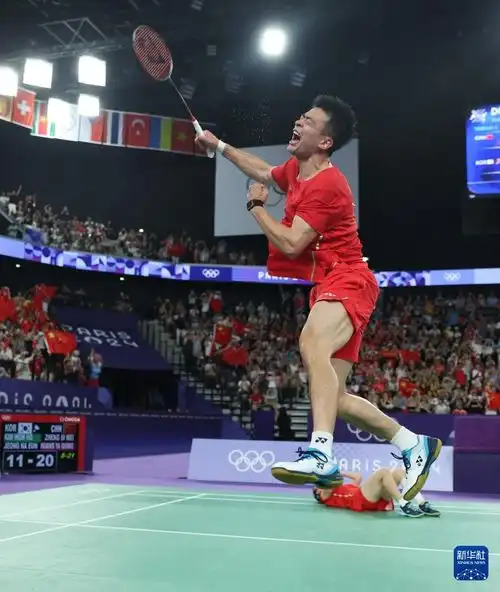 巴黎奥运会丨羽毛球混双郑思维黄雅琼夺得金牌 巴黎奥运会丨羽毛球混双郑思维黄雅琼夺得金牌
