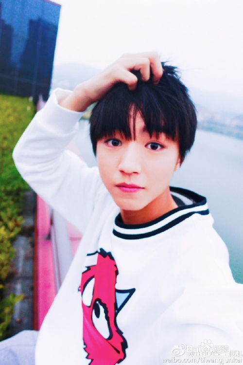 如何利用ps去除微博水印 如何利用ps去除微博水印