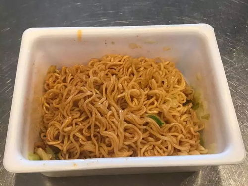  日本地震后,涌入便利店扫货,只有这货根本没人要.......