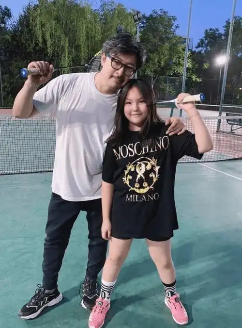 12岁王诗龄近照曝光瘦一圈,下巴变成倒三角,脸部红润显娇俏 12岁王诗龄近照曝光瘦一圈,下巴变成倒三角,脸部红润显娇俏