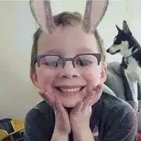  尬笑男孩表情包微信头像图片大全