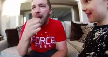 任天堂switch主机舔卡评测走红网络简直苦不堪言 任天堂switch主机舔卡评测走红网络简直苦不堪言