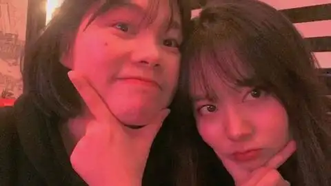 这两个人儿好严肃噢哈哈哈要加强哈表情管理咧嗯四唱再甜的歌也只会闷到唱哈哈哈哈哈哈哈但是爱情悬崖是真的唱的好啊这没剪哎呀哔哩哔哩bilibili 这两个人儿好严肃噢哈哈哈要加强哈表情管理咧嗯四唱再甜的歌也只会闷到唱哈哈哈哈哈哈哈但是爱情悬崖是真的唱的好啊这没剪哎呀哔哩哔哩bilibili