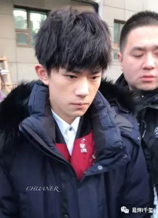  tfboys参加春晚彩排,三人表情各异,易烊千玺成最大亮点