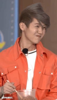 奔跑吧开启逆天比拼,跑男对战100工人,鹿晗秒变表情