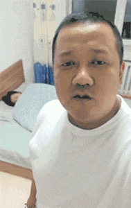  搞笑gif段子小姐姐,你这么喜欢踩泥坑,你是佩琪吗