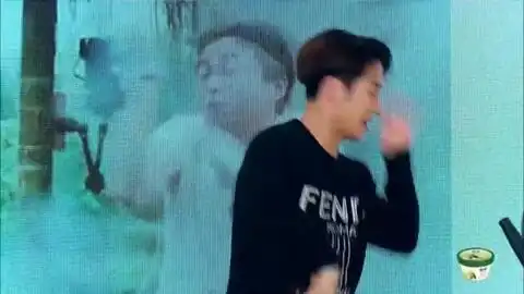 拜托了冰箱彭昱畅表情包绝了,王嘉尔高难度模仿,笑到肚子痛 拜托了冰箱彭昱畅表情包绝了,王嘉尔高难度模仿,笑到肚子痛