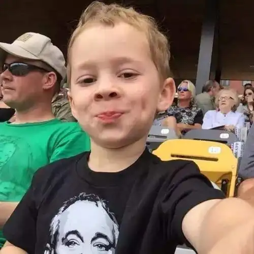  笑skr人盘点几个2018年关于汽车的搞笑新闻