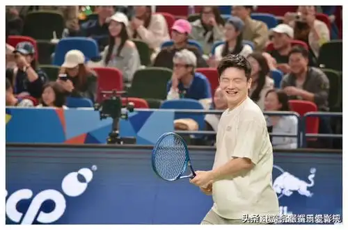  陈奕迅樊振东打网球直击要害俩人吓出表情包我却笑死在网友评论区