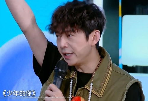  何炅祝贺丁程鑫考上北电,小丁表情值得细品,本人还不知情吗