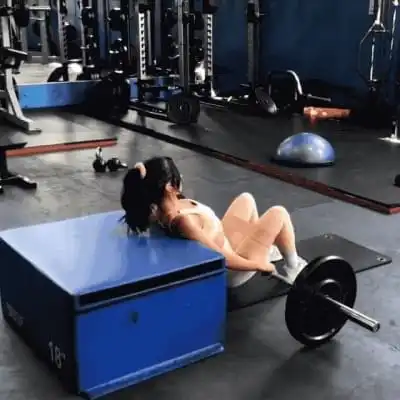 健身房臀腿训练,让臀腿得到协调发展,练出均匀下肢比例 健身房臀腿训练,让臀腿得到协调发展,练出均匀下肢比例