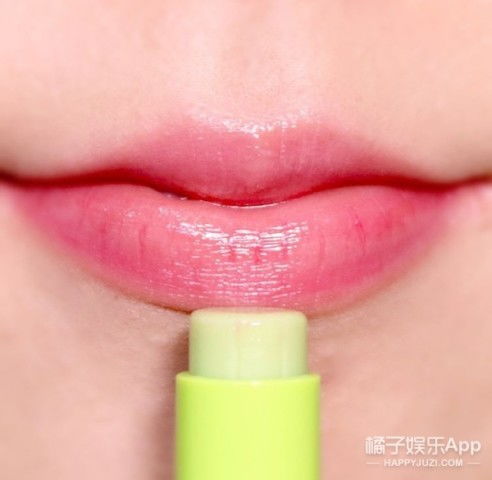 作为一个润唇膏,holika这款包装可以说非常用心了 作为一个润唇膏,holika这款包装可以说非常用心了