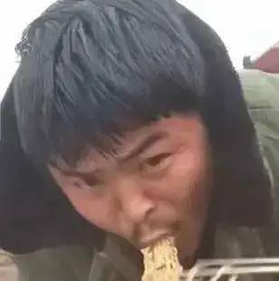  王思聪,史上最卑微甲方