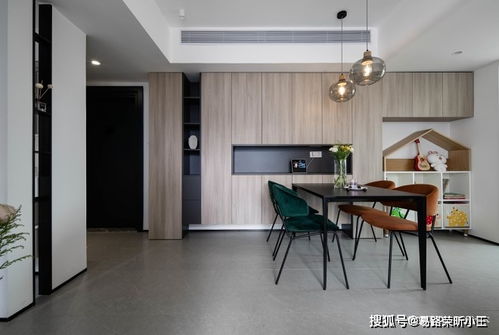  一切的设计都围绕于放大小居室的空间感,也围绕于使用功能的健全