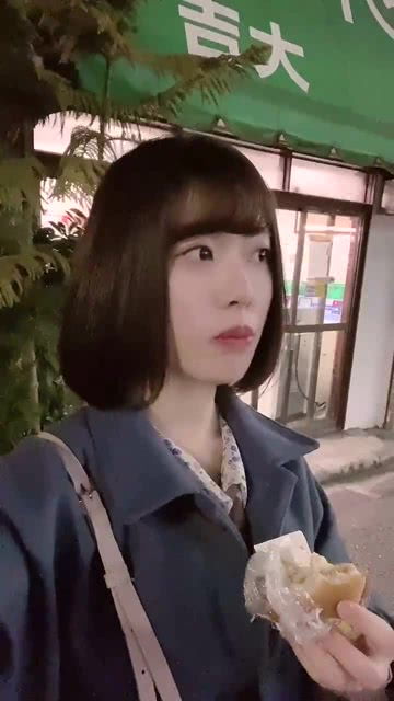  可爱的日本小姐姐,表情逼真