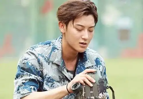 黄子韬功夫熊猫,靠表情包出圈,真实不做作 黄子韬功夫熊猫,靠表情包出圈,真实不做作