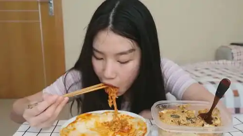 这美食不看吃亏,深渊巨口了解一下,表情太真实 这美食不看吃亏,深渊巨口了解一下,表情太真实