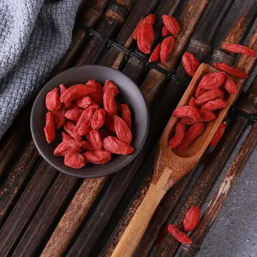 交汇点电商每日好物七夕贴心礼,保温杯里泡枸杞 交汇点电商每日好物七夕贴心礼,保温杯里泡枸杞