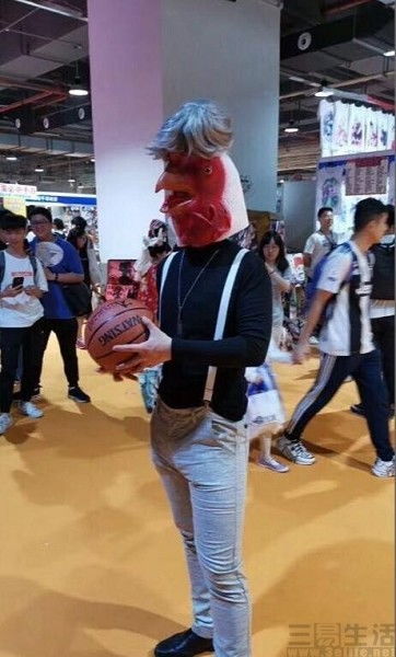  只剩吃瓜与流量,微博被饭圈经济反噬了吗