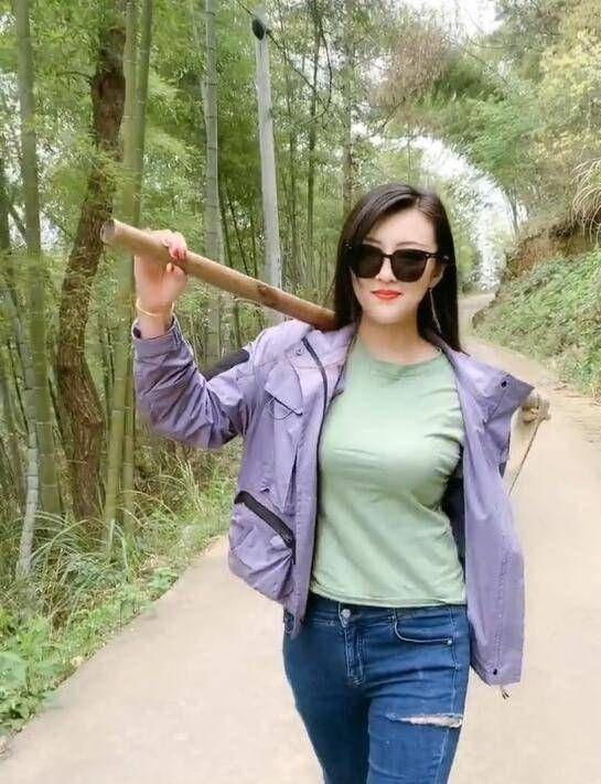  女孩子眼中的微胖,冰清玉洁,看上去很高雅