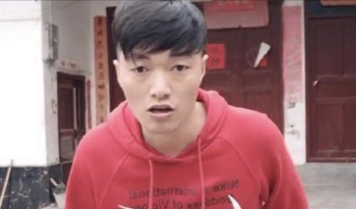  患癌爸爸长安二哥生命进入倒计时,放心不下妻女努力赚钱