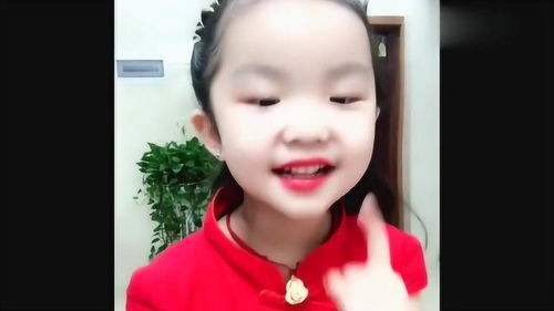  双胞胎姐姐模仿网红,下一秒看到她的小表情,瞬间忍不住笑了