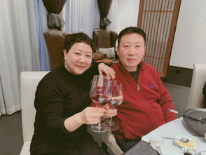  杨紫为爸爸庆生调皮自夸晒儿时表情包搞怪可爱