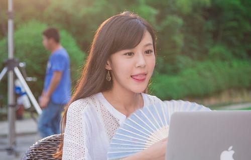  李金铭带货引吐槽,价值5000名牌包仅售399,称倒贴600万也要卖