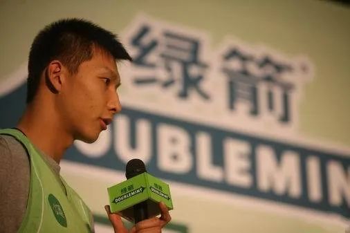  人物篮球场上阿联谢幕,以后请叫易老板
