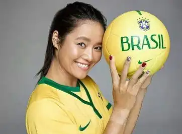 李娜穿高跟鞋参加wta年终总决赛 李娜穿高跟鞋参加wta年终总决赛