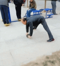  开心笑话网上聊了个妹子,一直不告诉我她的年龄