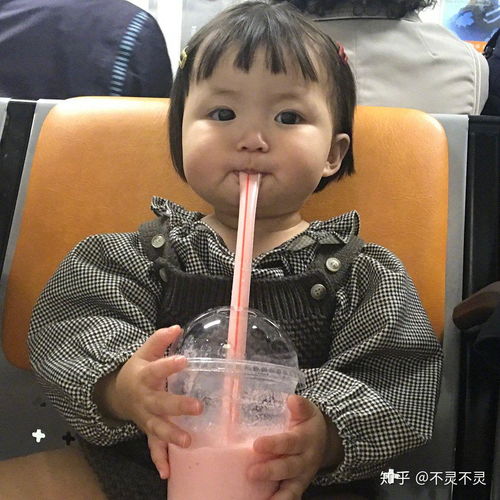  有没有可爱的小男孩小女孩情头呀比如权律二