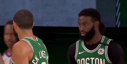  猛龙队领袖被防守悍将肘击,谁注意到沃克的举动,尼克杨再现nba