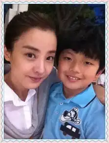 超速绯闻里的表情包小男孩近照曝光盘点昔日小童星 超速绯闻里的表情包小男孩近照曝光盘点昔日小童星