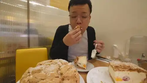 深夜吃货食堂,吃货小表情真到位,网友实名羡慕了 深夜吃货食堂,吃货小表情真到位,网友实名羡慕了