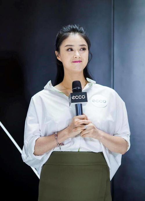 微胖小女孩表情包这个