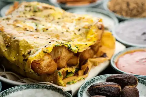  深夜看美食综艺挑战自己,12种本土美食当地达人心中的爆款