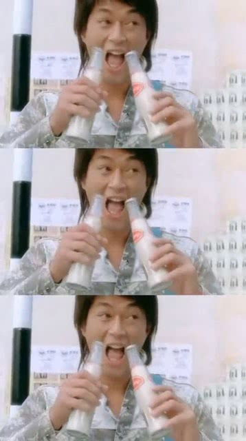 小伙在车站撩妹,不料两姐妹是来抢劫的,小伙表情亮了 小伙在车站撩妹,不料两姐妹是来抢劫的,小伙表情亮了