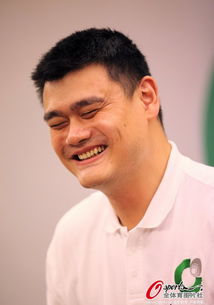  姚明出席爱心夏令营带病亮相表情多变
