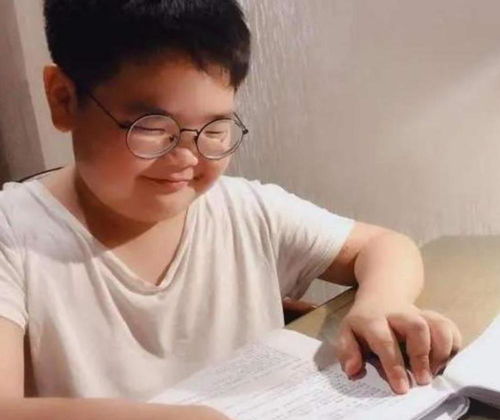 有种逆袭叫表情包长大了,谢飞机宋民国不算啥,看到权律二没白等 有种逆袭叫表情包长大了,谢飞机宋民国不算啥,看到权律二没白等