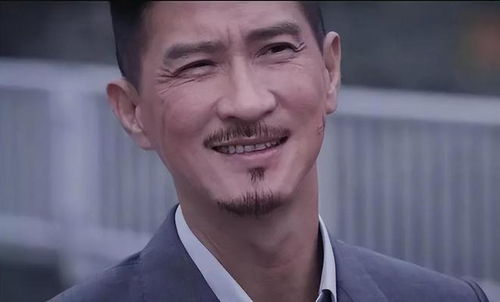  打的越真演技越稳打黑包贝尔摔酒瓶扯下59岁张家辉的遮羞布