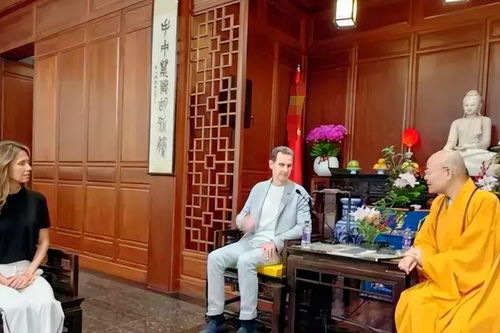  巴沙尔现身灵隐寺,主持全程用英文交流被骂,身侧保镖表情超放松