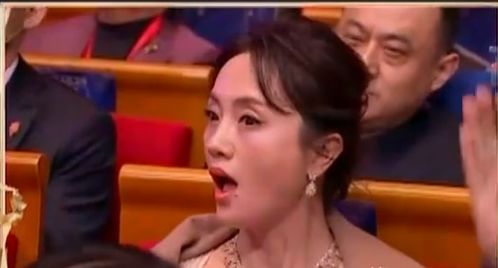  金鸡奖精彩微表情于和伟没拿奖瘪嘴苦笑,张子枫满脸不高兴