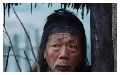  故事道人向大善人讨要斋饭,屋里转三圈后说,您大祸临头了