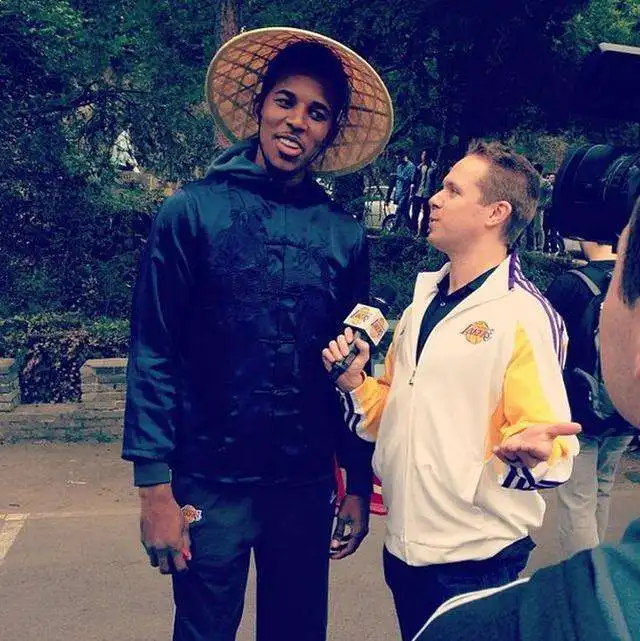 nba表情包尼克杨主人