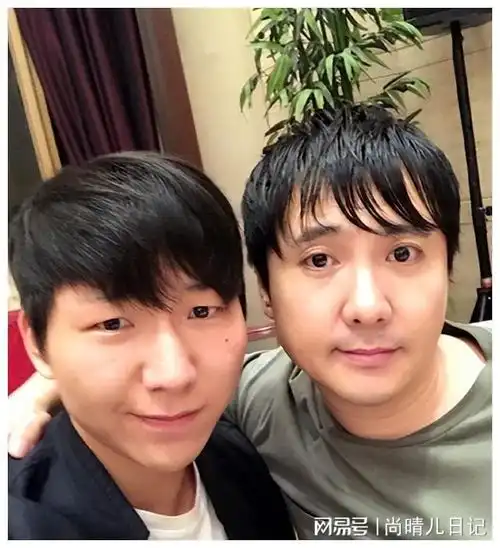 披荆斩棘4拉开帷幕,阿如那成显眼包,沈腾为他加油助威 披荆斩棘4拉开帷幕,阿如那成显眼包,沈腾为他加油助威