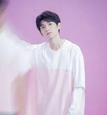  王源自曝网购成瘾,郭京飞的这个困扰,王源没有的原因很搞笑